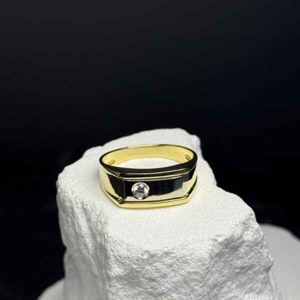 Anello oro e zircone
