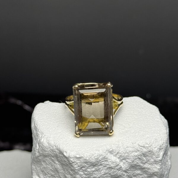 Anello oro e quarzo fumè