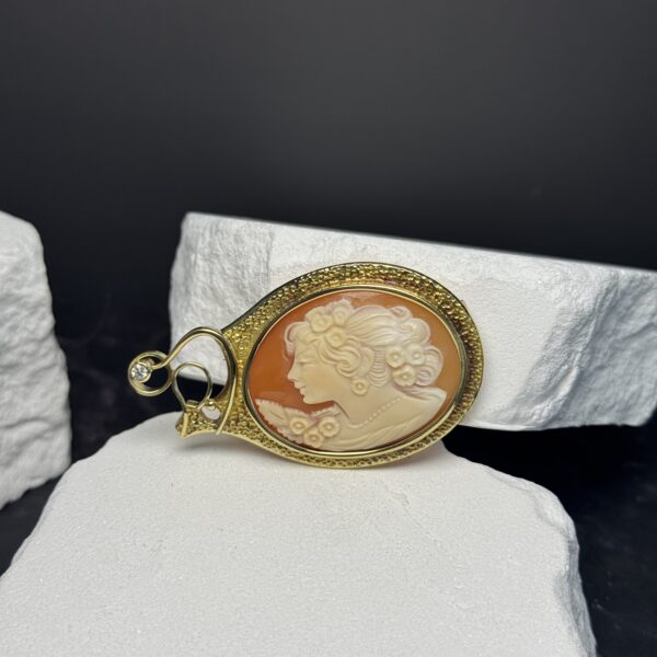 Spilla cameo