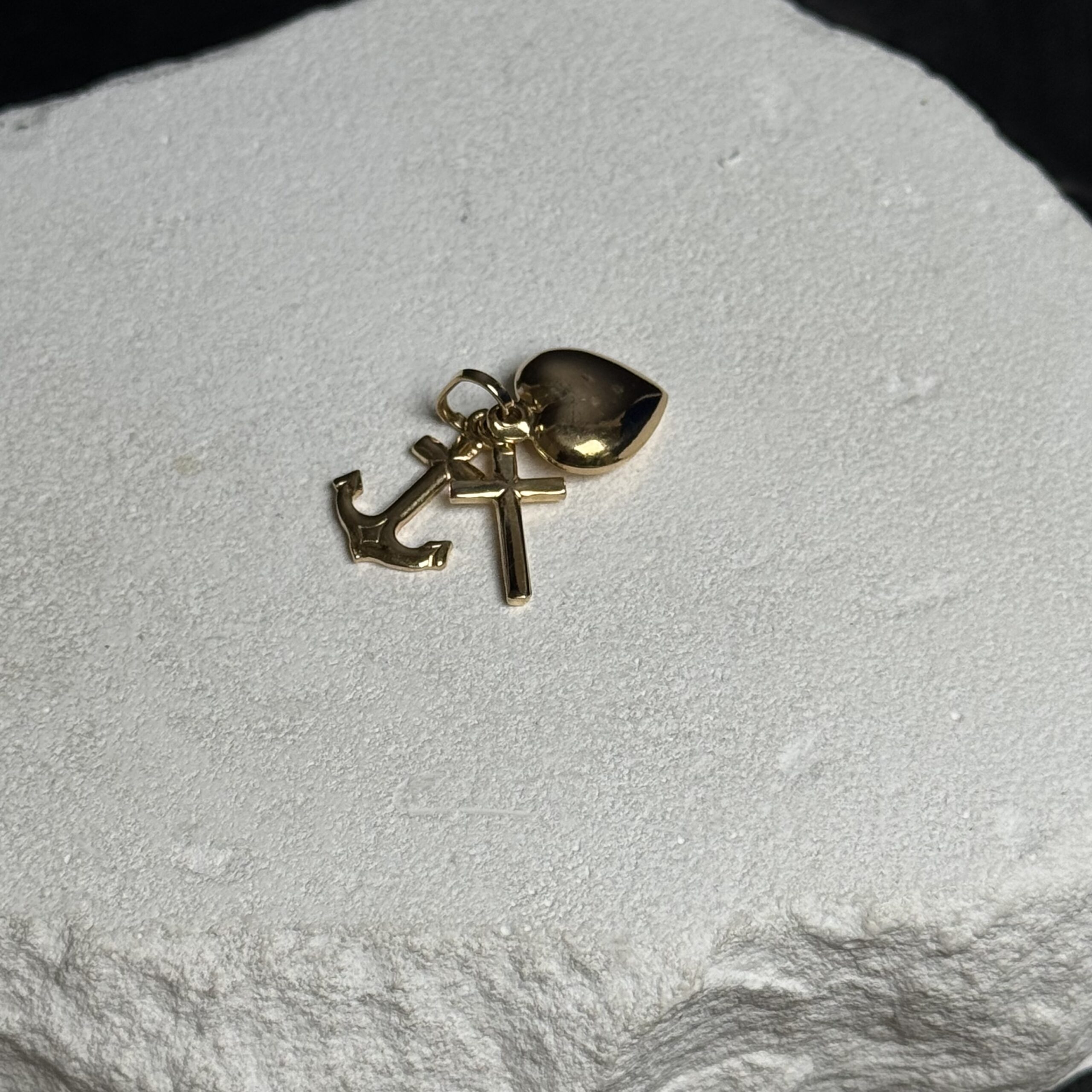 Ciondolo oro 18 kt
